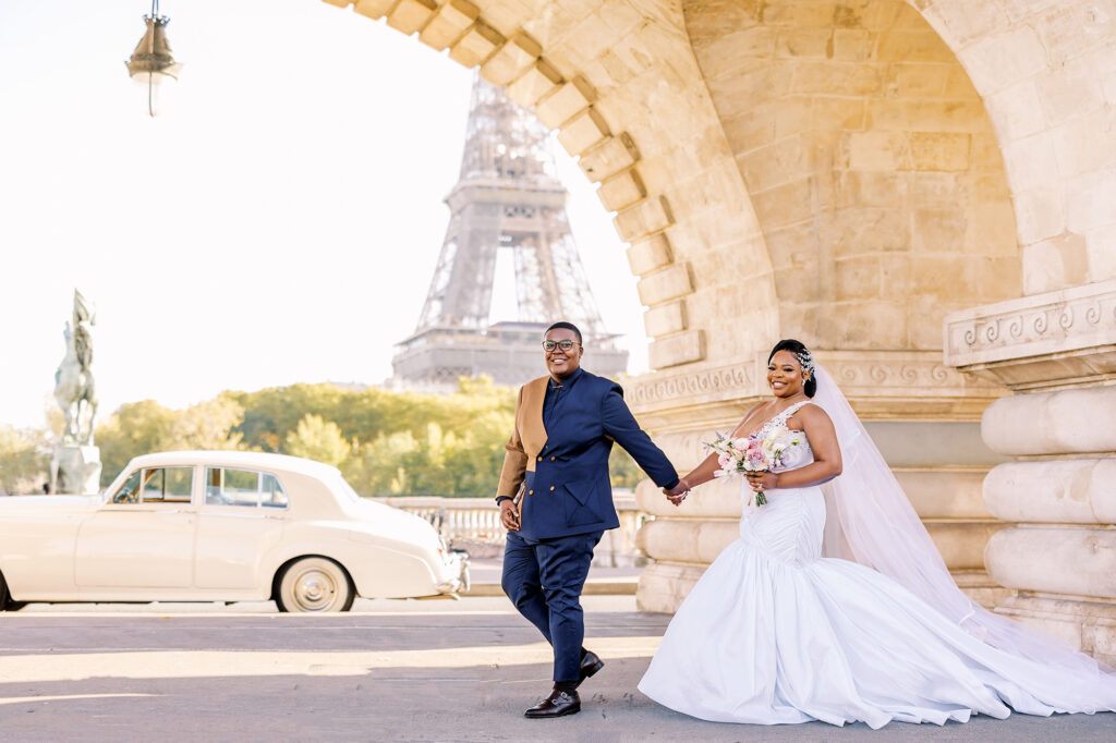 paris same sex wedding photographer pont de bir hakeim vintage car