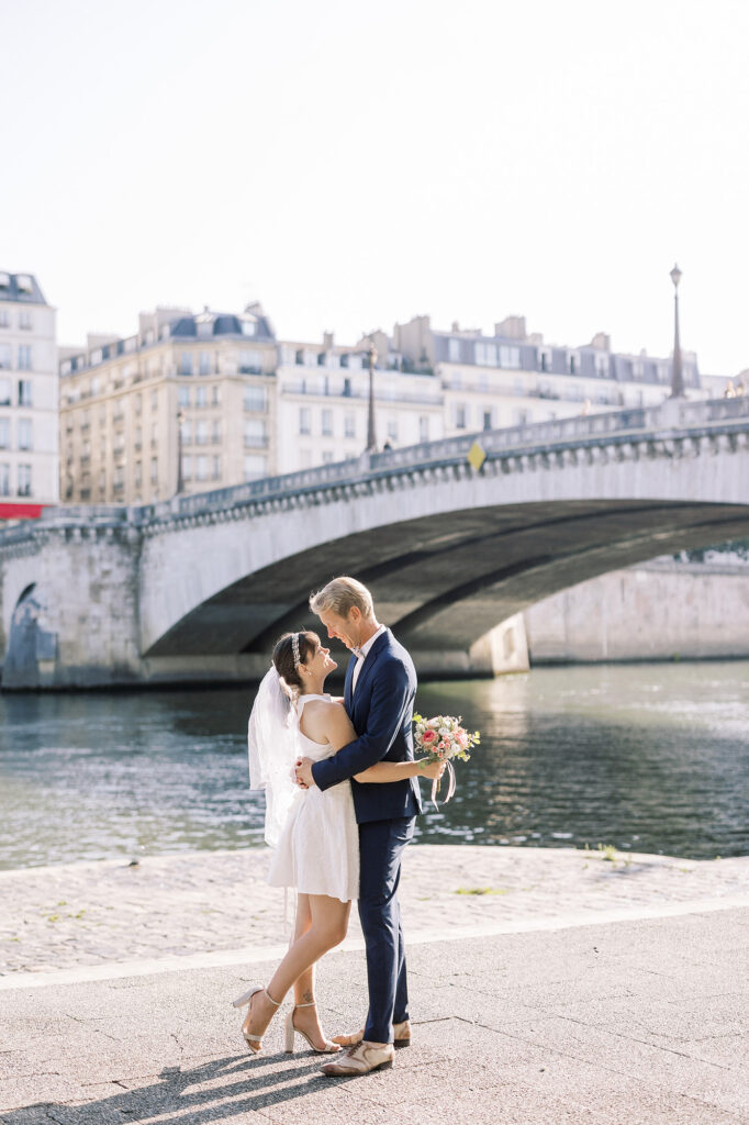 Paris Elopement Locations-Seine Riverbank 01