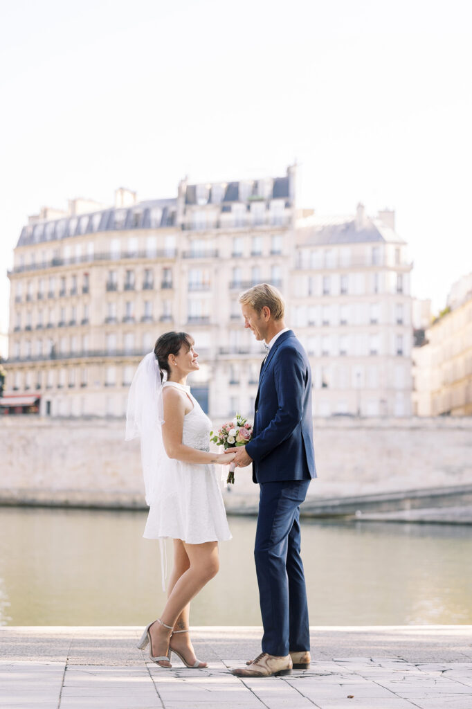 Paris Elopement Locations-Seine Riverbank 02